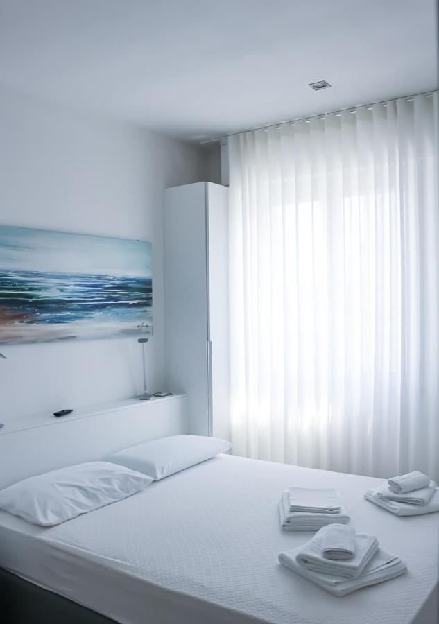 Bmp Apartment Atmosphere 2 Centrale, Vista Mare, Parcheggio Riccione Bagian luar foto