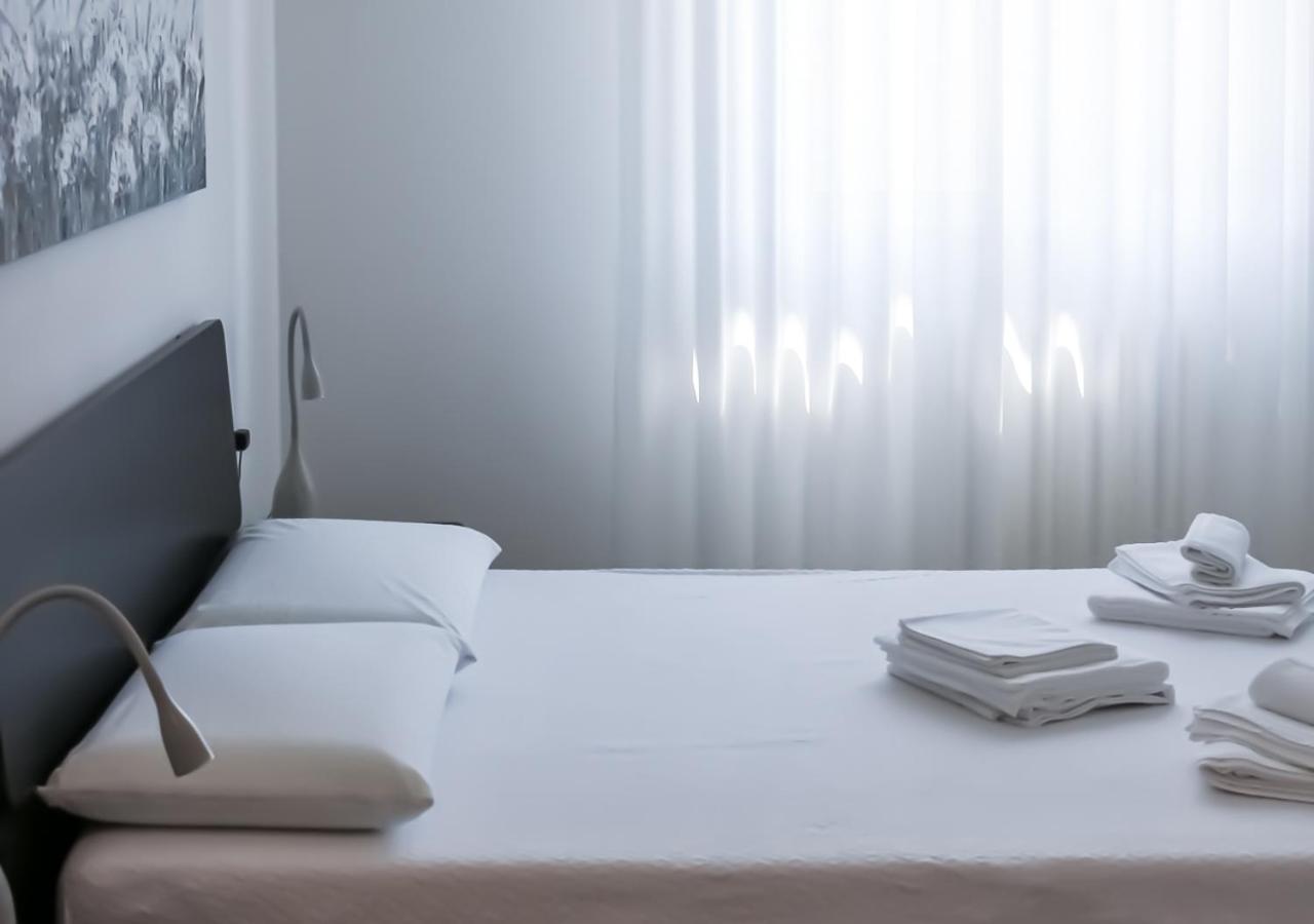Bmp Apartment Atmosphere 2 Centrale, Vista Mare, Parcheggio Riccione Bagian luar foto